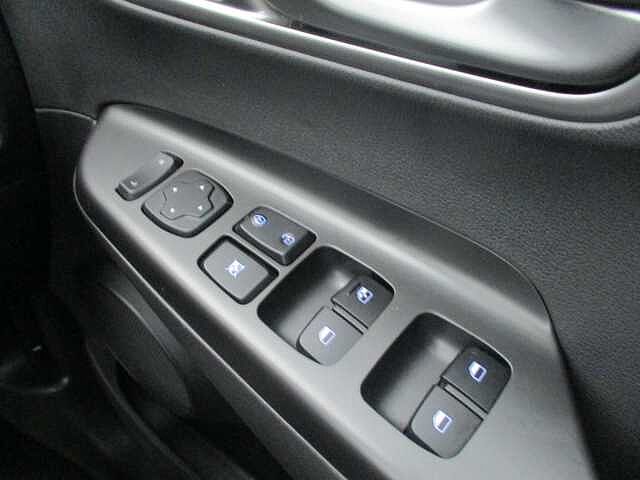 Hyundai KONA 39kWh SE Auto 5dr (10.5kW Charger)