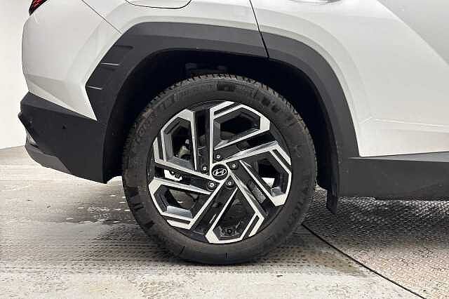 Hyundai TUCSON PLUG-IN HYBRID 1.6 T-GDi 13.8kWh Ultimate Auto Euro 6 (s/s) 5dr White